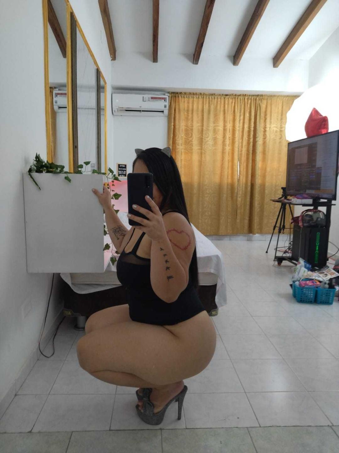 webcam model ChubbyThickMilf from XloveCam webcam model ChubbyThickMilf from XloveCam