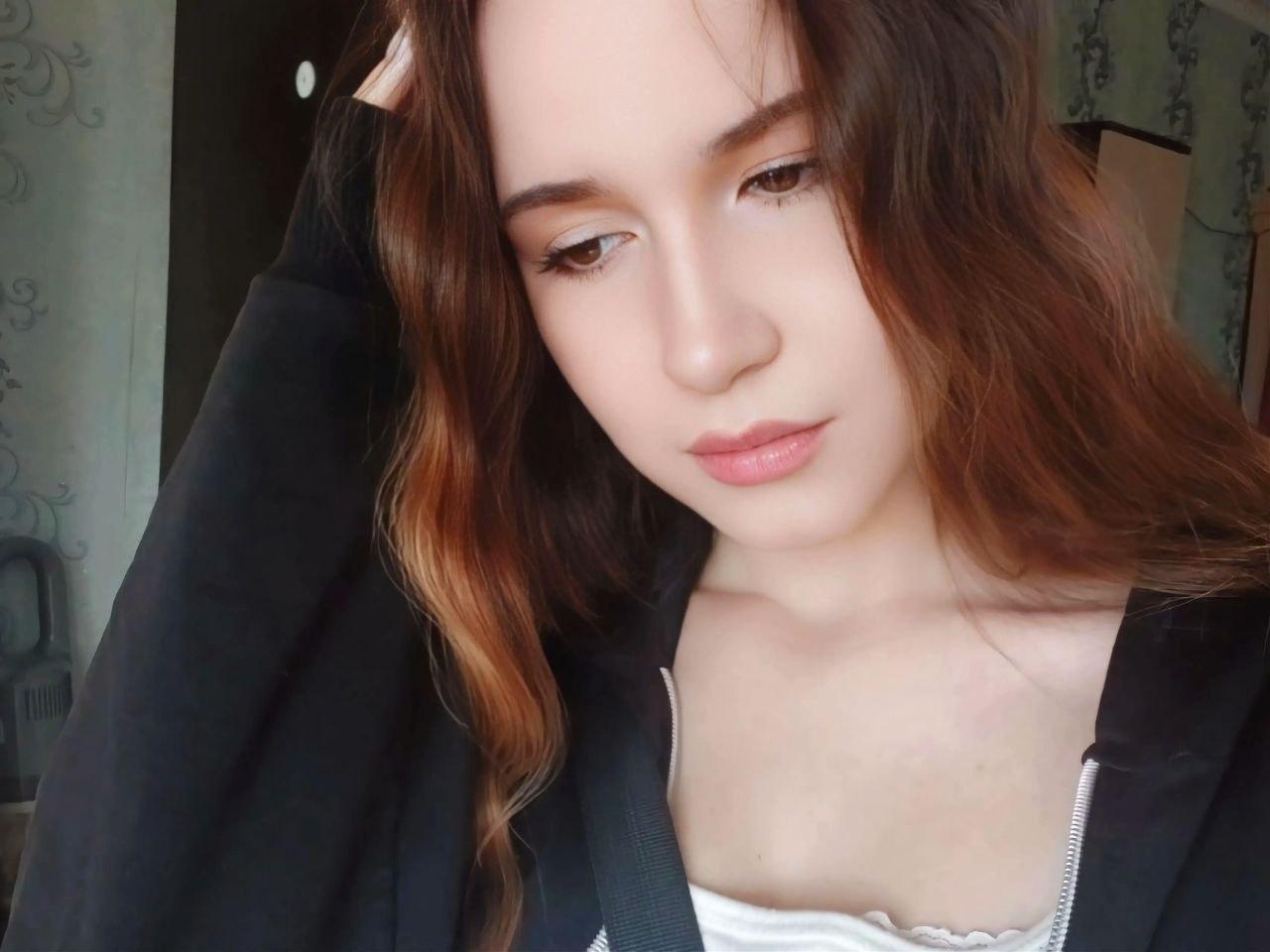 webcam model GenevieBidgood from XloveCam webcam model GenevieBidgood from XloveCam