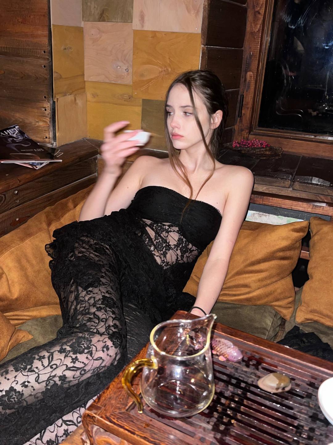 webcam model RikiFlowers from XloveCam webcam model RikiFlowers from XloveCam