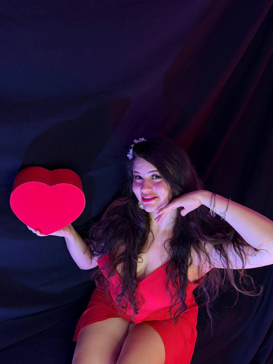 webcam model Esmaelda from XloveCam webcam model Esmaelda from XloveCam