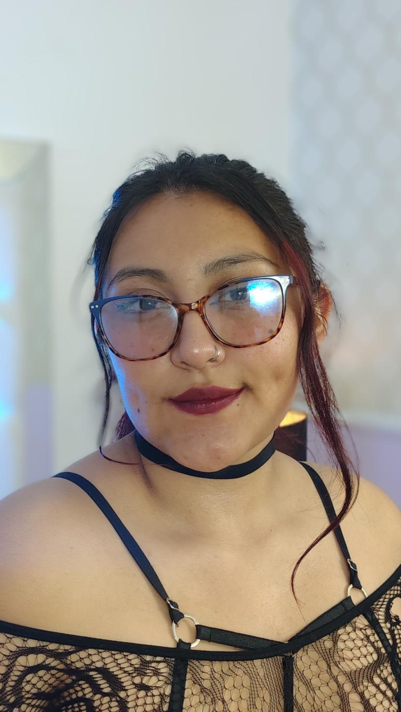 webcam model MichelSmith from XloveCam webcam model MichelSmith from XloveCam
