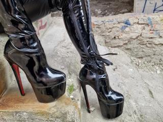RinaQueenie Image Gallery