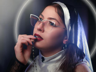 VanessaClose Image Gallery