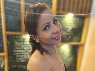 AlondraMonique Webcam Porno Live - Photo 19/21