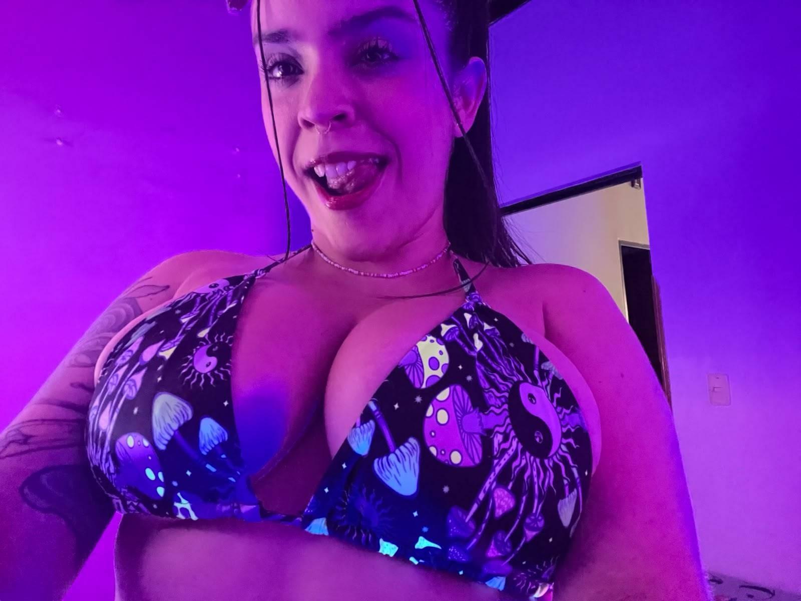 AliaPromax — live cam photo 1