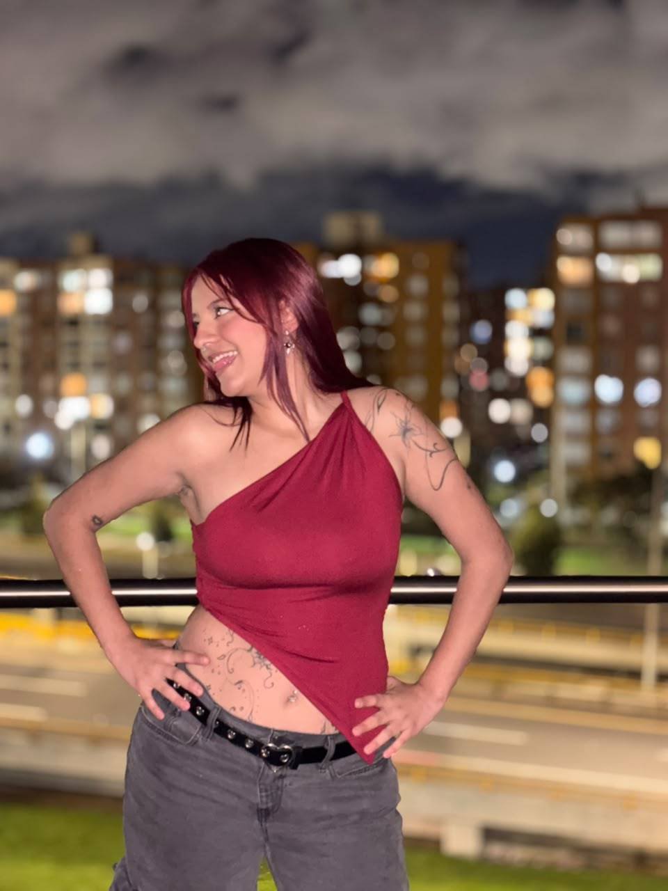 webcam model RedMoont from XloveCam webcam model RedMoont from XloveCam