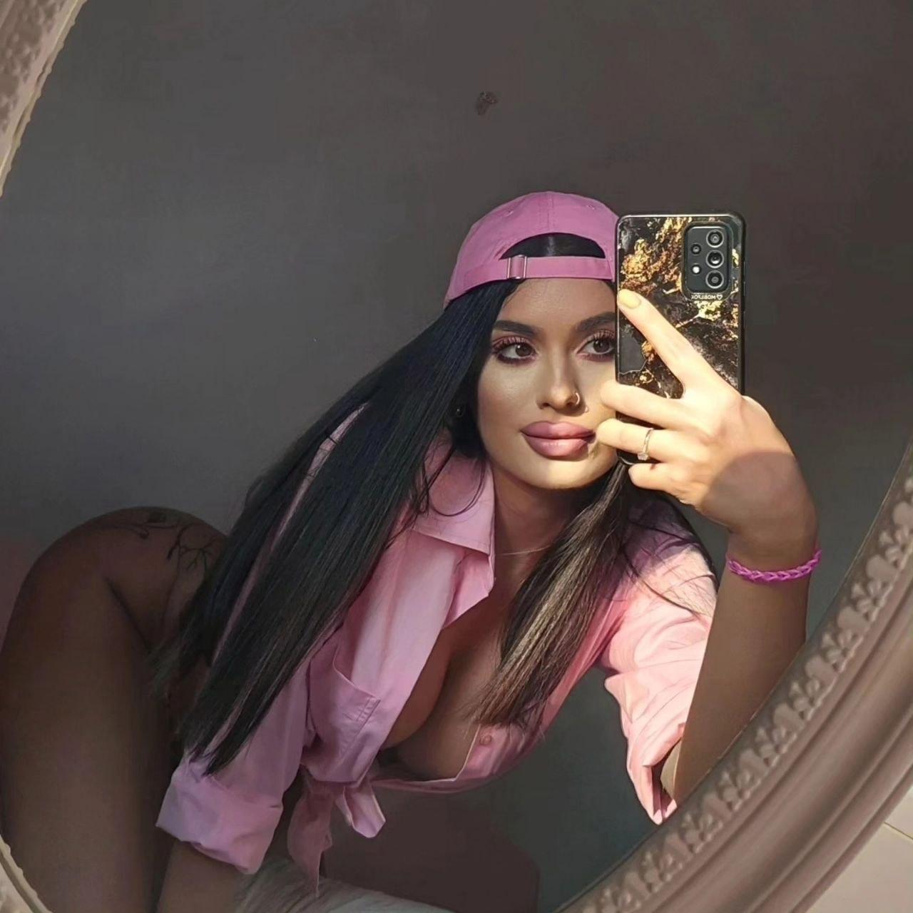 webcam model DariaAmaris from XloveCam webcam model DariaAmaris from XloveCam