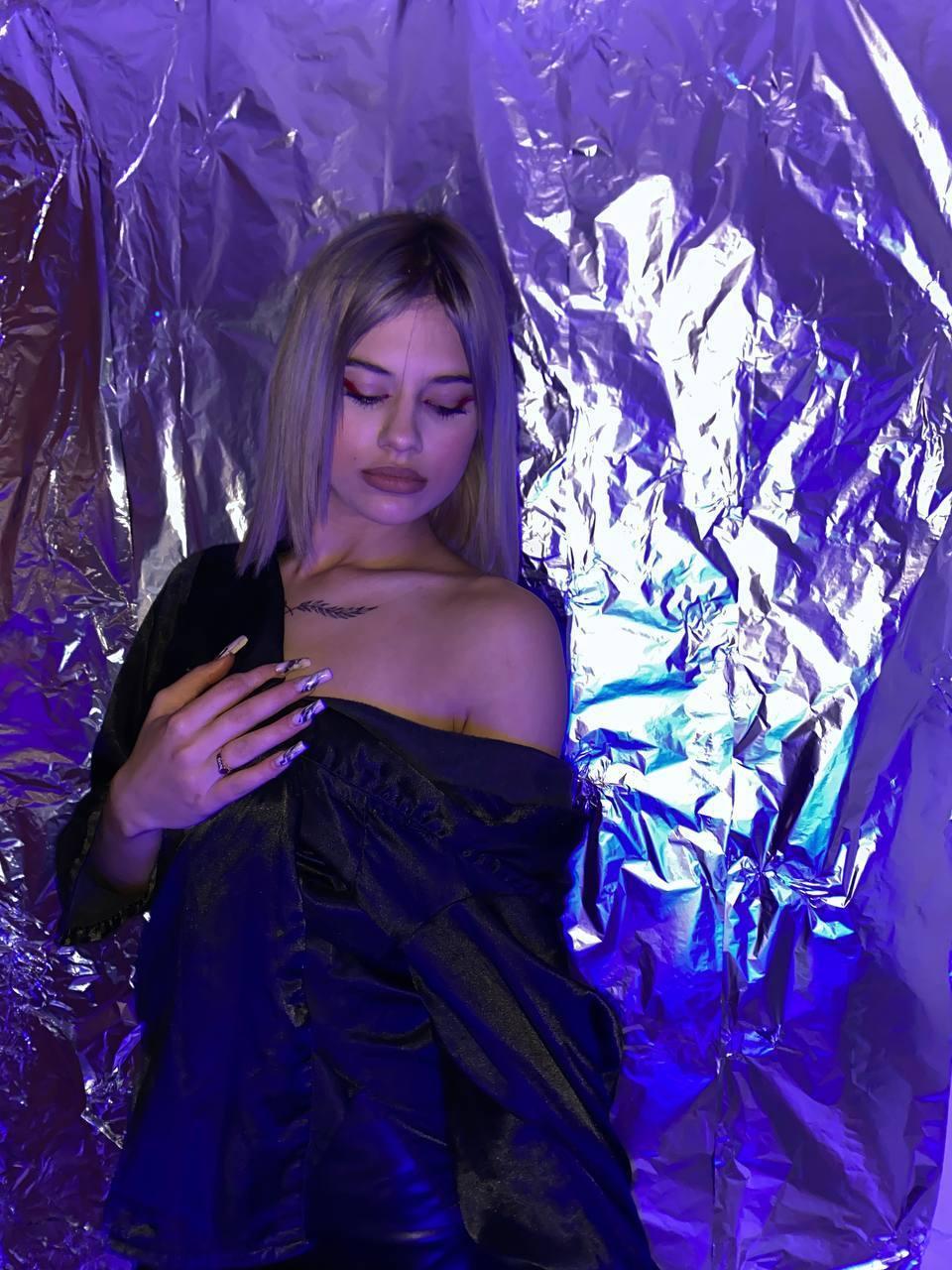 webcam model IvyVeil from XloveCam webcam model IvyVeil from XloveCam