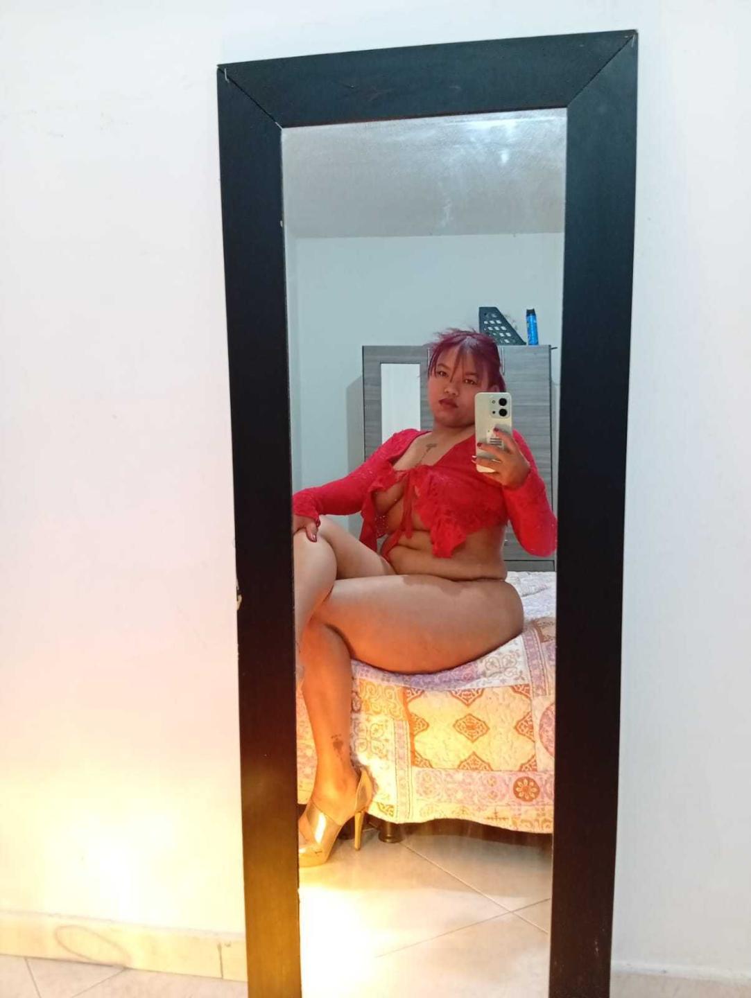 webcam model MelanieDiiaz from XloveCam webcam model MelanieDiiaz from XloveCam