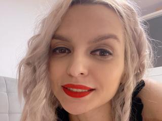 DouceAmelia Amateur Live Webcam - Photo 17/21