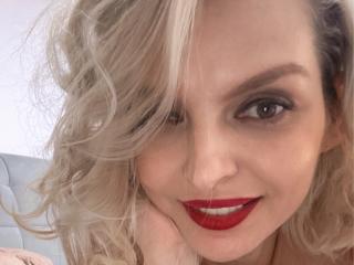 DouceAmelia Amateur Live Webcam - Photo 9/21