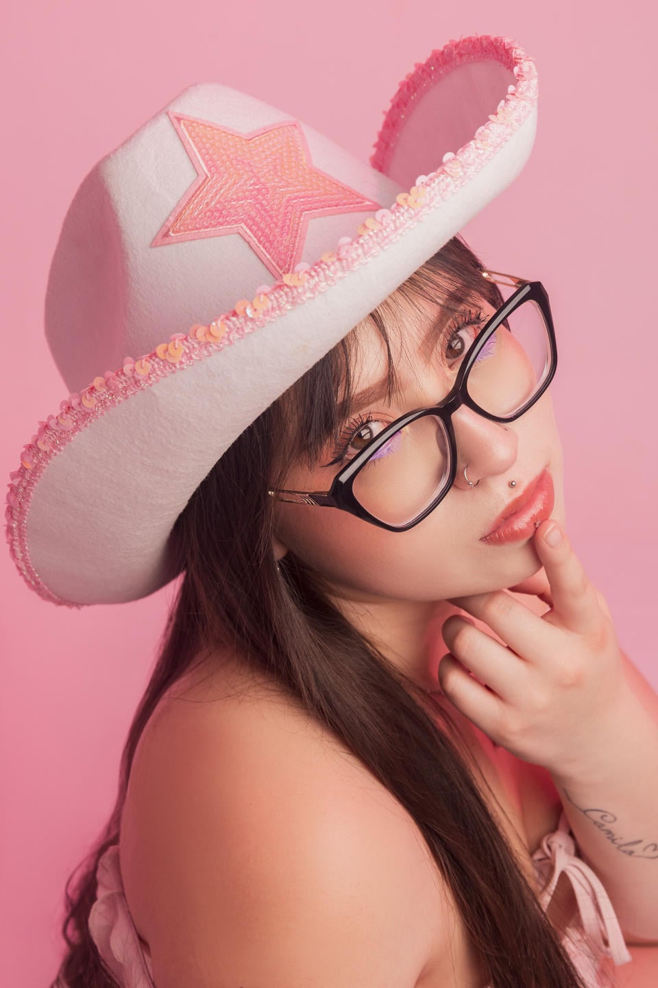webcam model MadeleynRouse from XloveCam webcam model MadeleynRouse from XloveCam