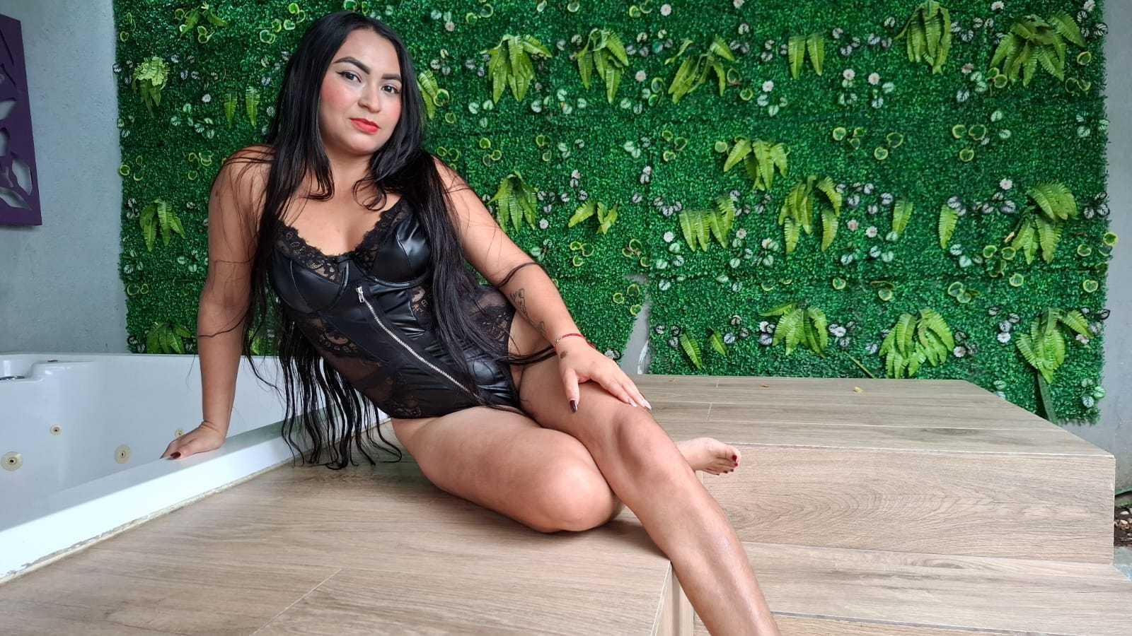 webcam model DayanaAlarcon from XloveCam webcam model DayanaAlarcon from XloveCam
