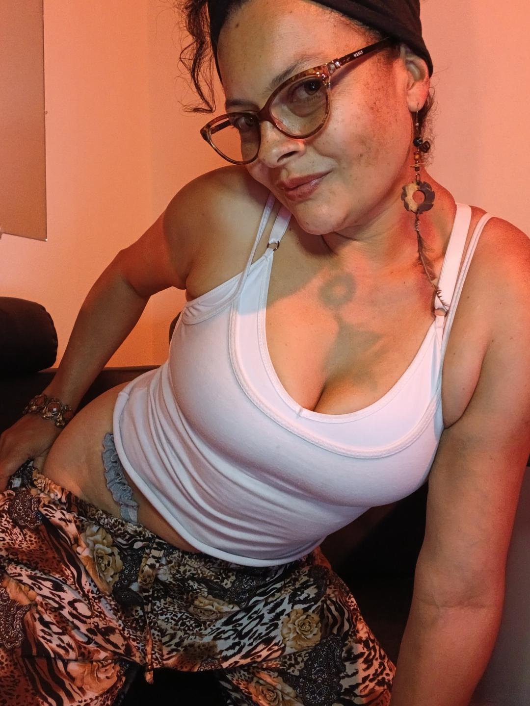 webcam model DirtyWomanLatina from XloveCam webcam model DirtyWomanLatina from XloveCam