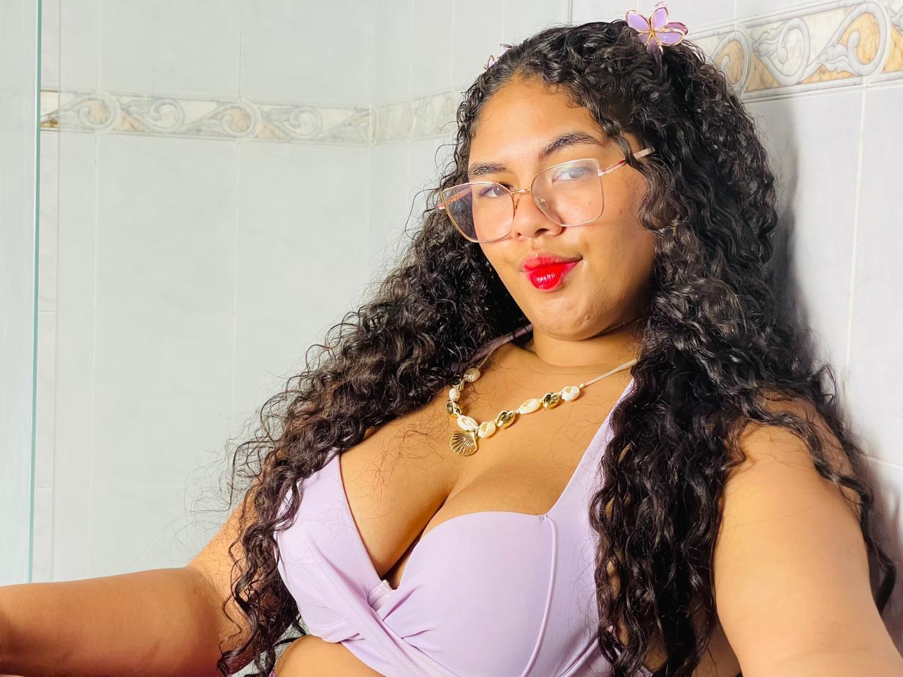 webcam model AshelyJenner from XloveCam webcam model AshelyJenner from XloveCam
