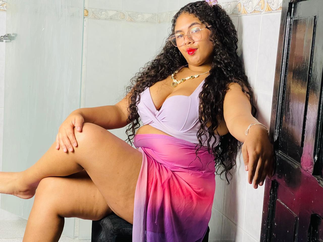 webcam model AshelyJenner from XloveCam webcam model AshelyJenner from XloveCam