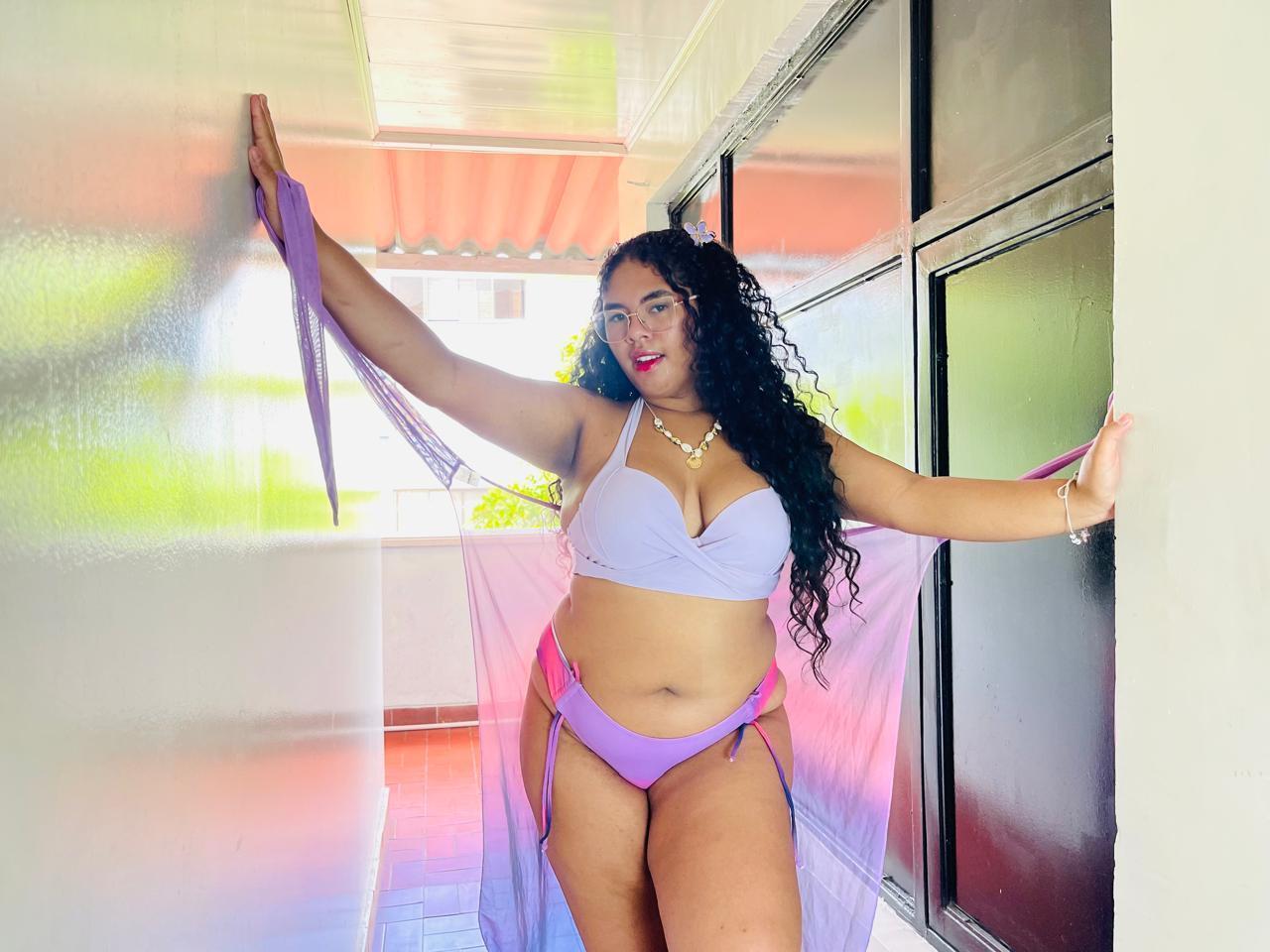 webcam model AshelyJenner from XloveCam webcam model AshelyJenner from XloveCam