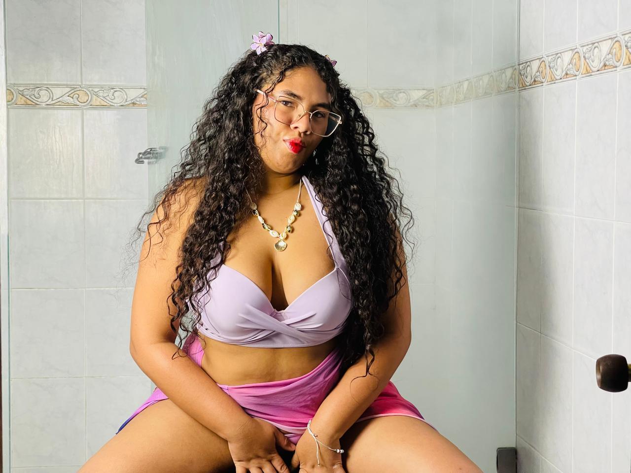 webcam model AshelyJenner from XloveCam webcam model AshelyJenner from XloveCam