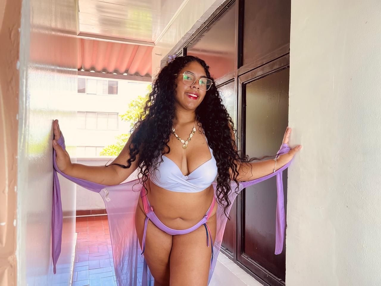 webcam model AshelyJenner from XloveCam webcam model AshelyJenner from XloveCam