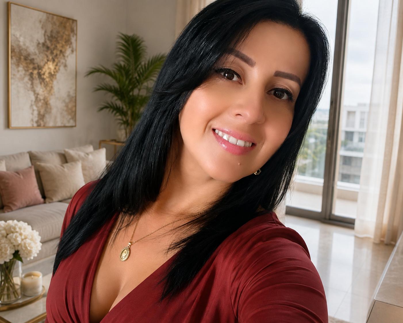 webcam model AgathaBrunner from XloveCam webcam model AgathaBrunner from XloveCam