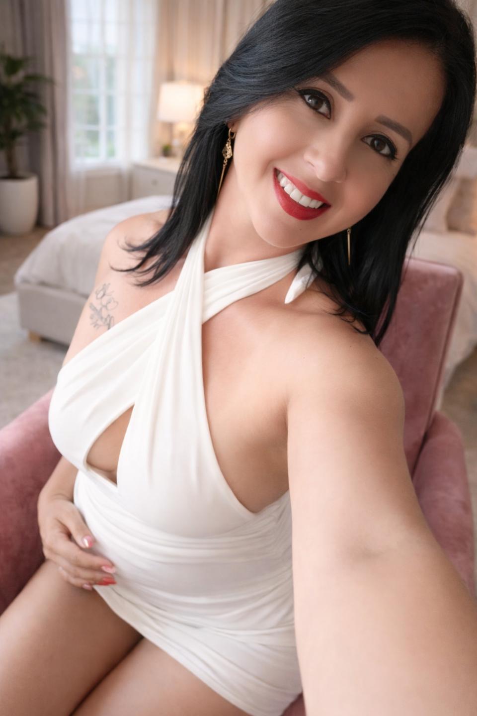 webcam model AgathaBrunner from XloveCam webcam model AgathaBrunner from XloveCam