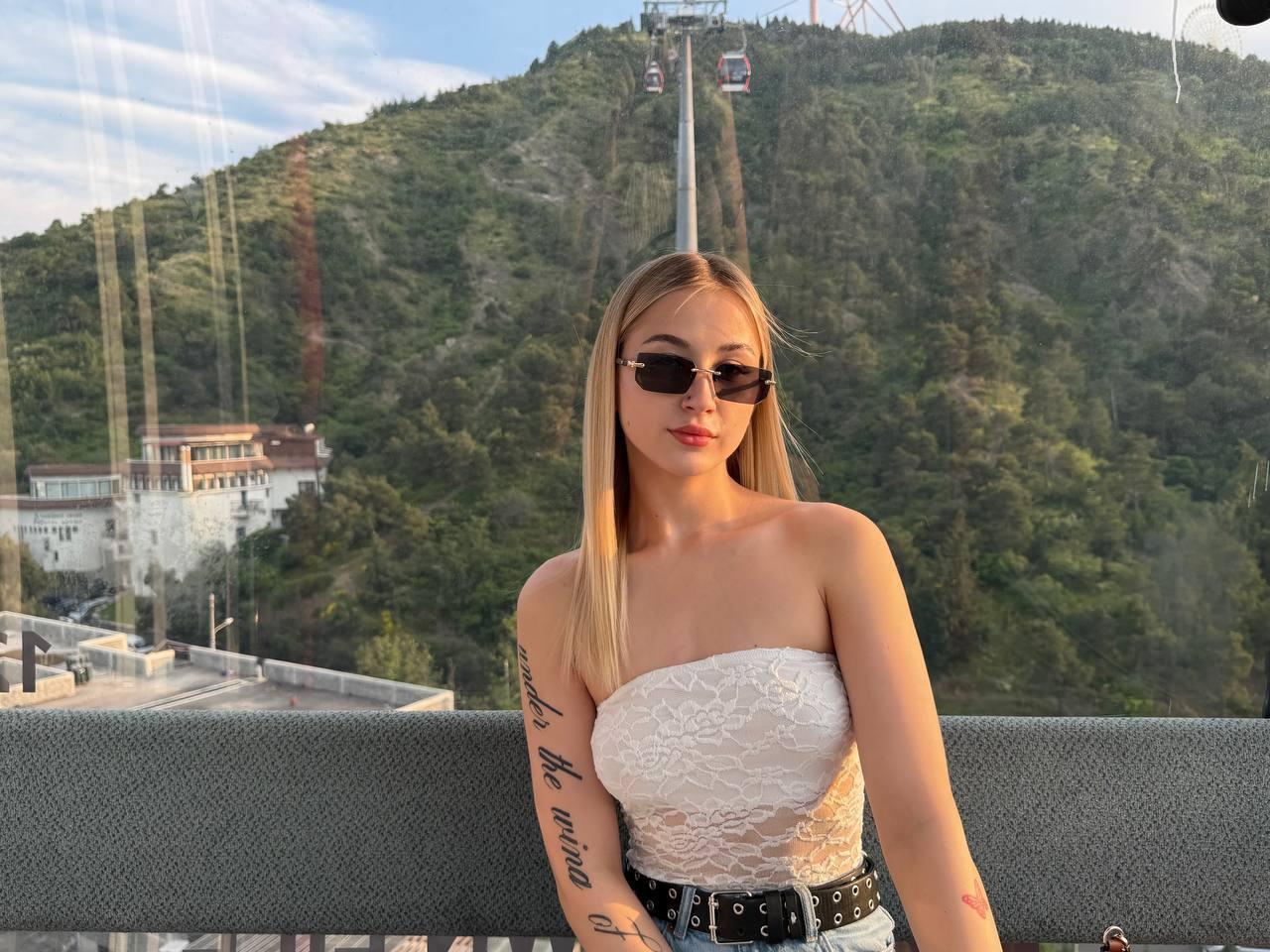 webcam model DustyHodes from XloveCam webcam model DustyHodes from XloveCam