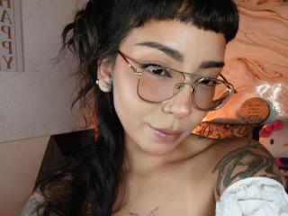 MilaThorne Hot Liveshows - Photo 17/21