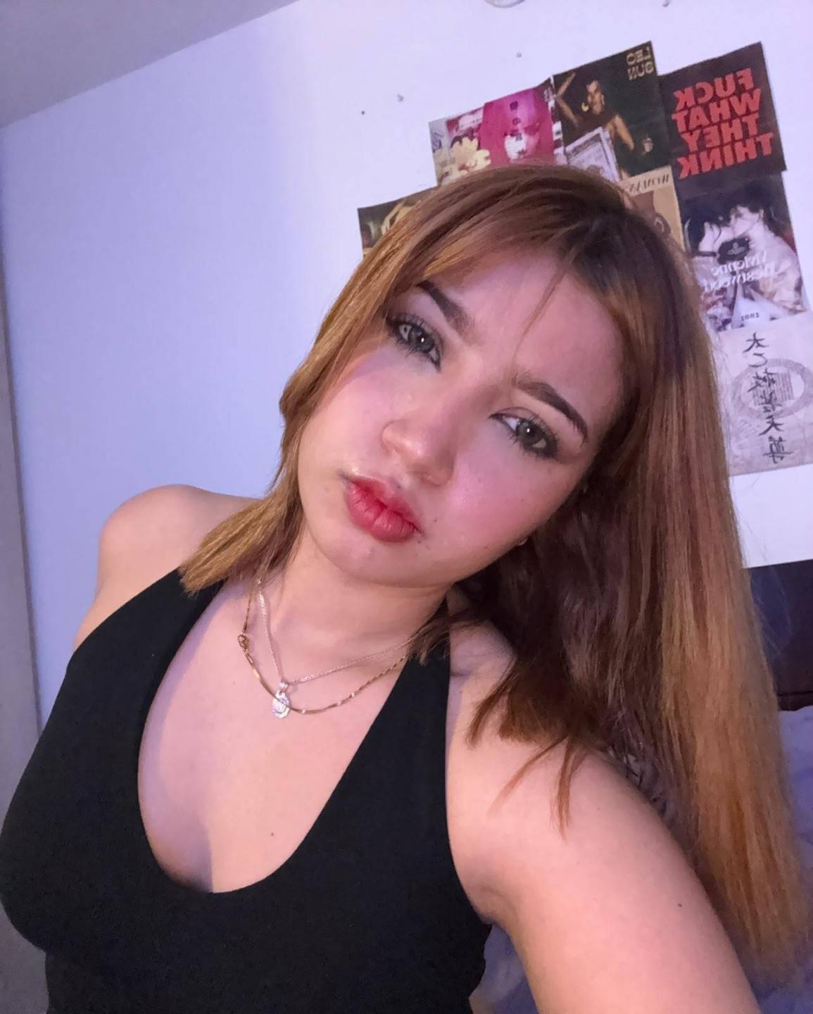 webcam model MirandaJones69 from XloveCam webcam model MirandaJones69 from XloveCam