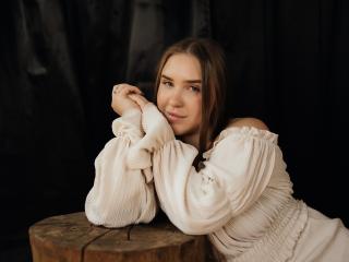 LauraHlot Image Gallery