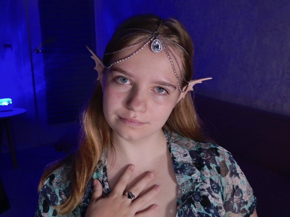 LunaPixel — live cam photo 3