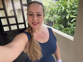 SamanthaGold Blowjob XXX Cams - Photo 8/21