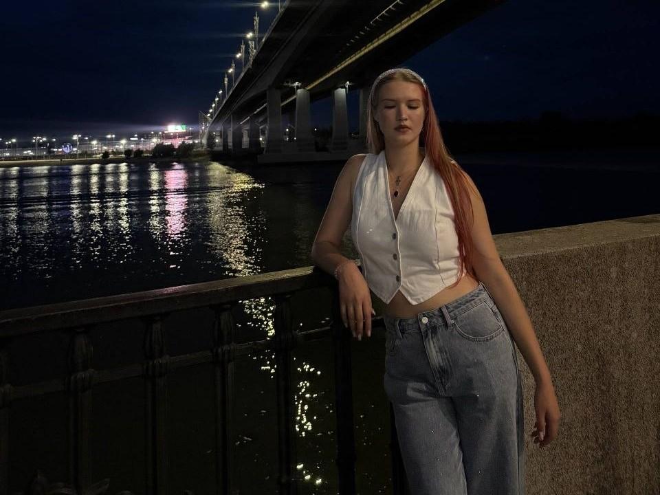 EliseChristain — live cam photo 3
