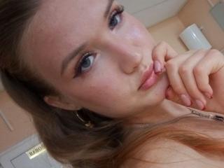 EliseChristain Boobs Liveshow - Photo 4/12