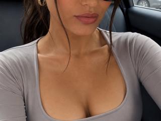 Sloaneswan Blowjob XXX Cams - Photo 3/21