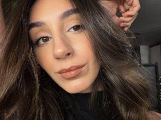 Live Chat with SmarteLiz on XLoveCam