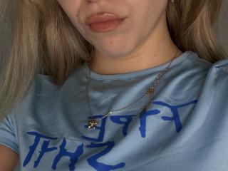 SugarrX Blowjob XXX Cams - Photo 2/21