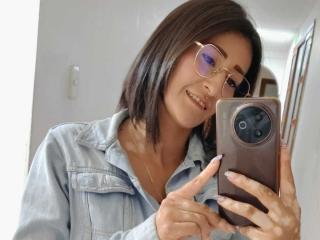 SharissWilliam Blowjob XXX Cams - Photo 21/21
