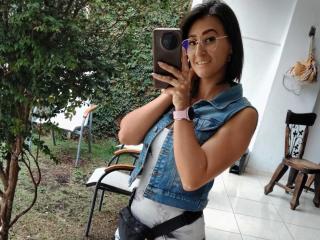 SharissWilliam Blowjob XXX Cams - Photo 19/21