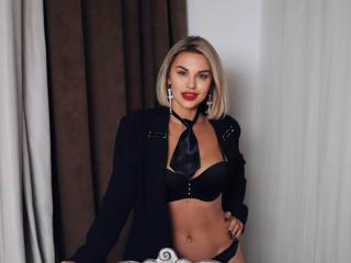 BelleLisaG Live Cam Porn - Photo 17/21