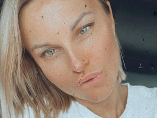 BelleLisaG Live Cam Porn - Photo 9/21