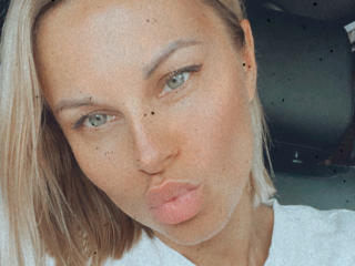 BelleLisaG Live Cam Porn - Photo 8/21