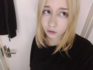 AnnieLeonhart69 Image Gallery