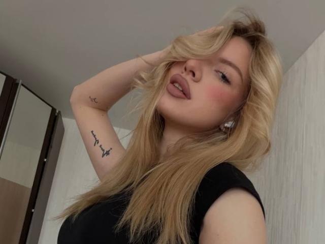 OscarRowey — live cam photo 1