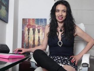 AfroditaRgenis Webcam Porno Live - Photo 17/21