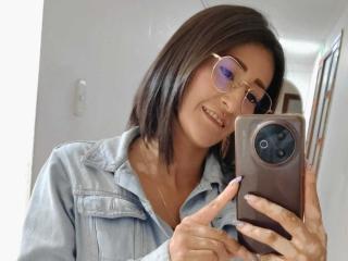 SharissWilliam Blowjob XXX Cams - Photo 14/21