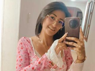 SharissWilliam Blowjob XXX Cams - Photo 10/21