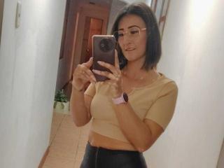 SharissWilliam Blowjob XXX Cams - Photo 8/21
