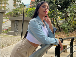 MelodyRoss Hot Liveshows - Photo 8/21