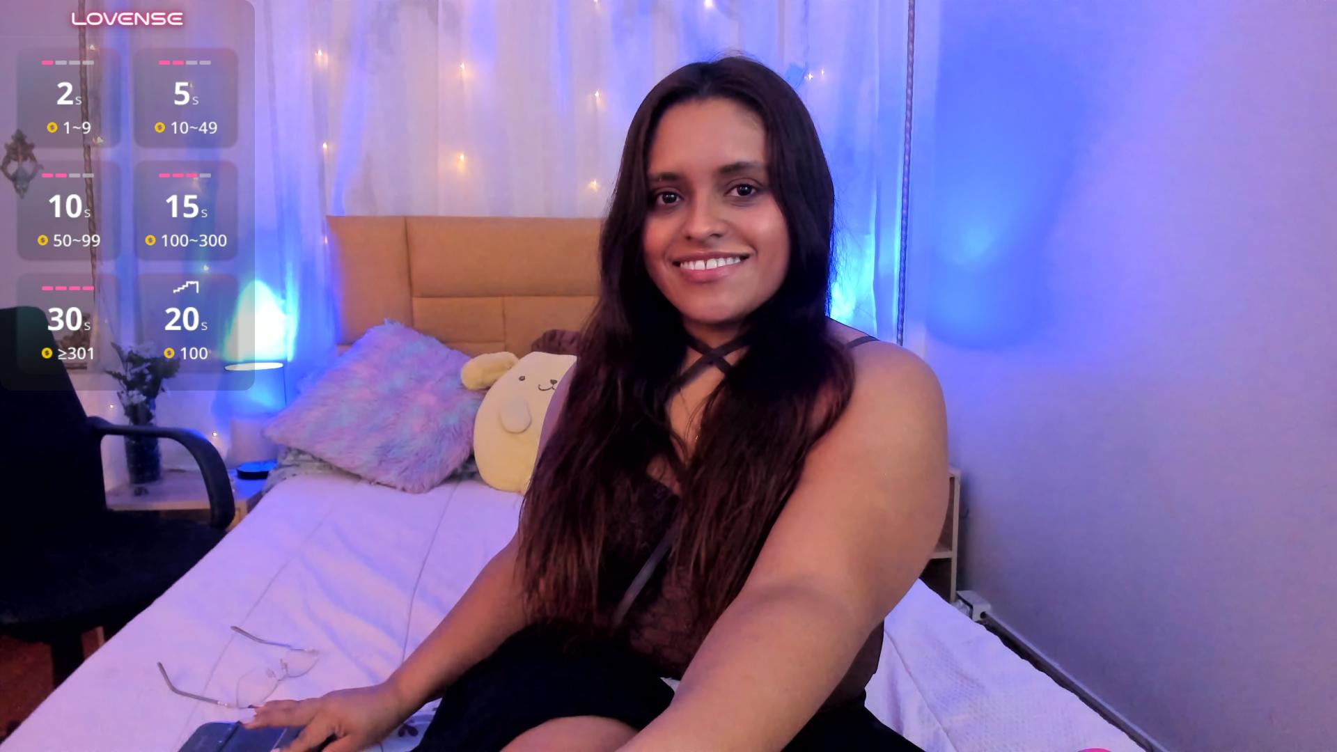 webcam model ValerieSynclair from XloveCam webcam model ValerieSynclair from XloveCam