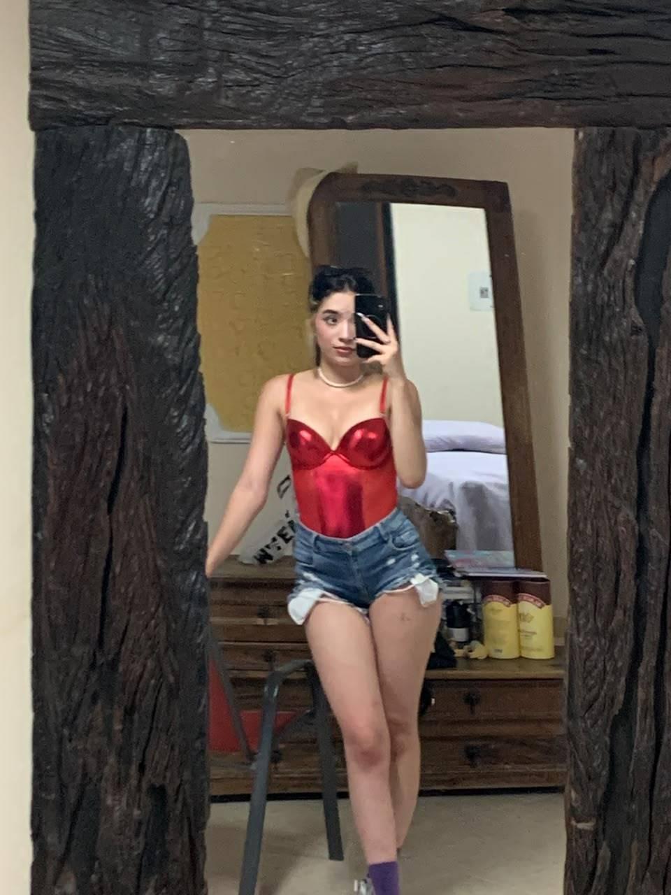 webcam model StefaValmont from XloveCam webcam model StefaValmont from XloveCam